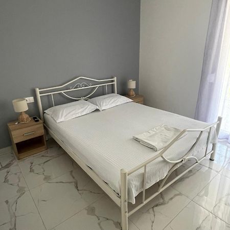 Antonis Apartment Paralia Dionysiou Bilik gambar